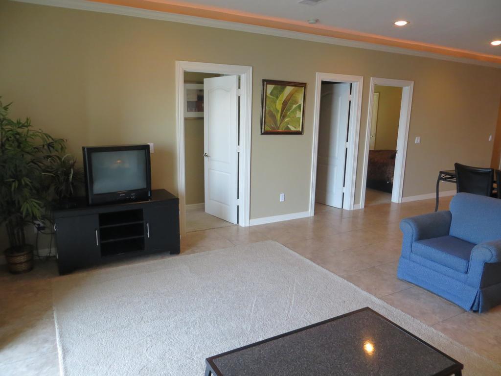 Sunset Harbor Resort Willis Room photo