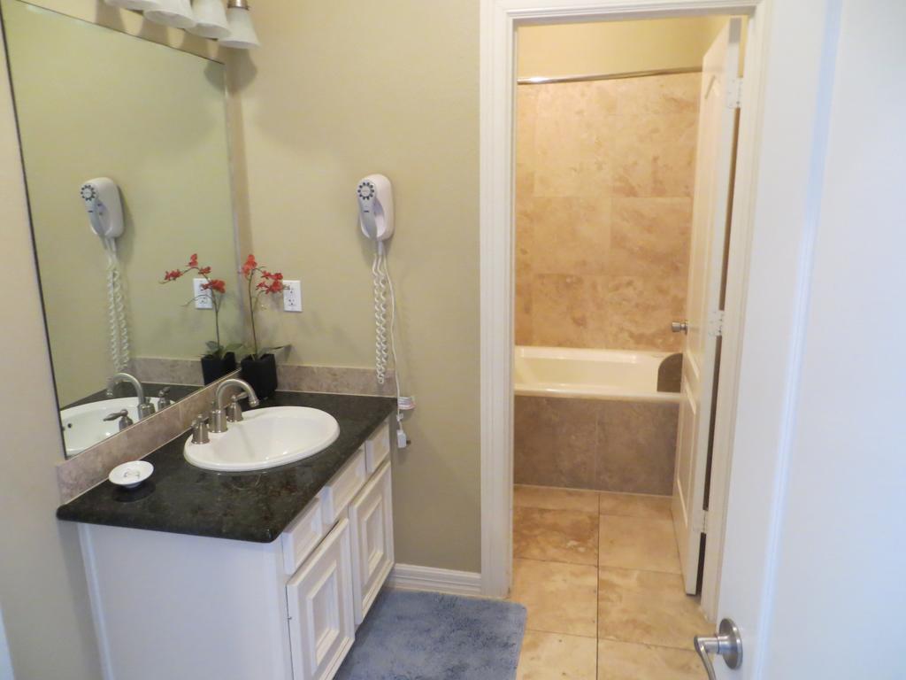 Sunset Harbor Resort Willis Room photo