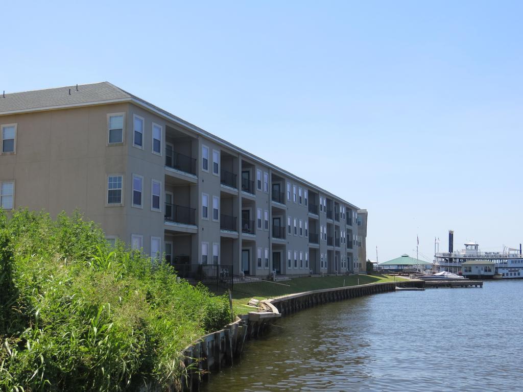 Sunset Harbor Resort Willis Exterior photo