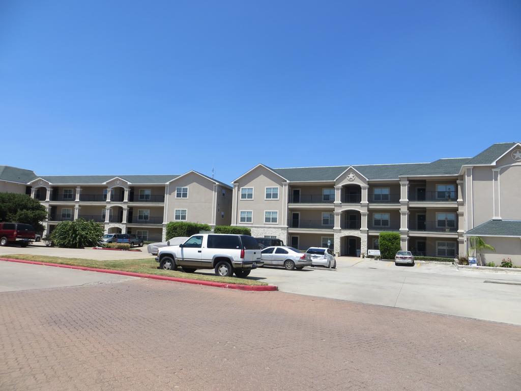 Sunset Harbor Resort Willis Exterior photo